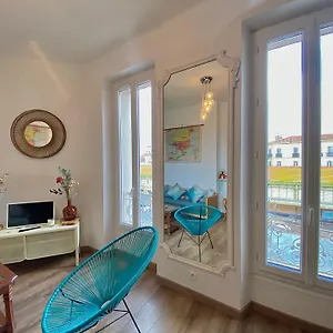 Casa Blue Sur Jolie Place Proche Du Vieux Port By Laconciergerie13 , La Ciotat France